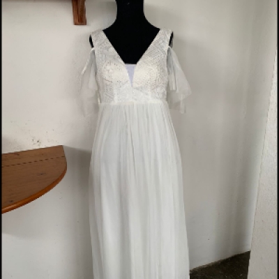 R$120 - Vendo vestido de noiva da Shein tamanho P. Retirar Terminal Ângela