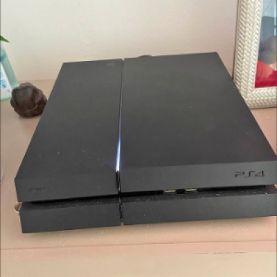 R$800 - Ps4 500GB, Ps4 usado em boas condições 500GB. Só ligar..........