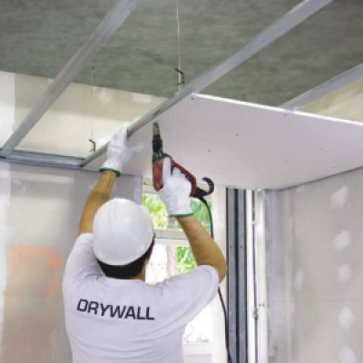 Placas de gesso acartonado e perfis de aço galvanizado. Consulte-nos......